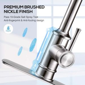 Rubinetto da cucina in ottone con doccetta estraibile a 3 modalità, finitura nichel spazzolato, per montaggio su piano a 1 o 3 fori con maniglia singola - Product Image 2