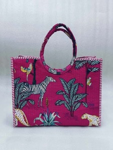 Bolso de Hombro Acolchado de Algodón con Estampado de Tigre, Tejido Suave - Product Image 1