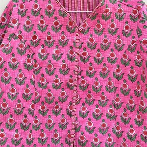 Chaqueta Acolchada de Algodón con Estampado Floral Rosa, Cuello en V, Manga Tres Cuartos, Ropa de Abrigo de Primavera para Mujer - Product Image 3