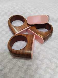 Anneaux de serviette en bois de qualité supérieure pour la décoration de la maison, des hôtels, des restaurants et des fêtes, finition combinée, style américain - Product Image 1