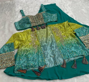 Conjunto Moderno de 3 Piezas de Seda Chinon Pesada con Lentejuelas y Espejos para Fiestas, Bodas, Diwali y Bailes de Graduación - Product Image 6