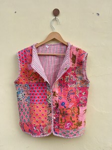 Veste d'hiver indienne faite à la main en coton 100% écologique, matelassée, anti-rides, respirante, séchage rapide, imprimée numériquement, avec poche avant - Product Image 4