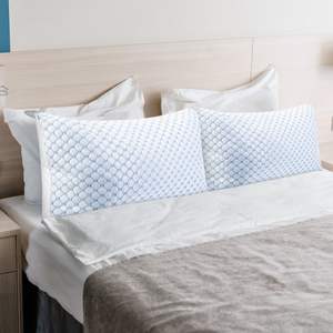 Almohadas de Cama de Espuma Viscoelástica con Gel Refrigerante, Tamaño Queen, 2 Piezas, Ventiladas, Suaves y Refrescantes - Product Image 3
