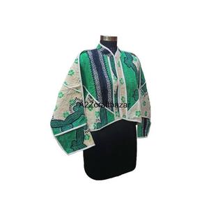 Veste Kantha style bohème hippie d'automne en gros, faite à la main, en coton matelassé, imprimé floral, avec ceinture tricotée, pour l'hiver et le printemps - Product Image 3