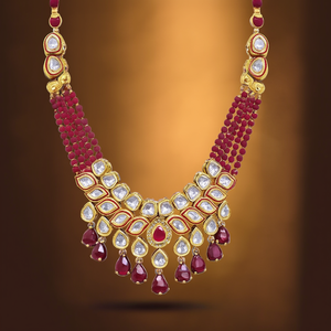 Ensemble de collier plaqué or avec pierres Kundan et perles pour occasions de mariage et bijoux raffinés - Product Image 2