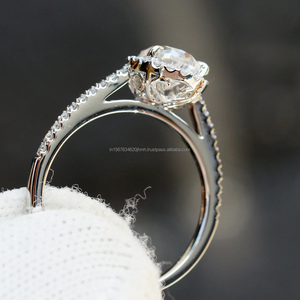 Anillo de Oro Blanco con Diamante Corte Pera y Piedras Laterales para Mujer – Joyería Elegante y de Lujo para Compromiso, Boda y Aniversario - Product Image 2