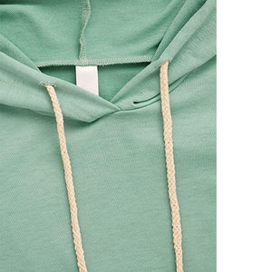 Haut court à capuche pour femme de bonne qualité, brodé, en molleton 100 % coton, personnalisable, à bas prix, service OEM - Product Image 6