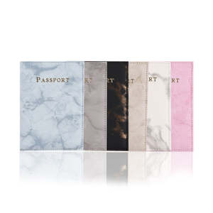 Porta Pasaportes Delgado de Cuero PU con Diseño Marmoleado Personalizable, Impermeable, con Accesorios Organizados para Viaje - Product Image 5