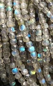 ลูกปัดลาบราดอไรต์ทรงเหลี่ยมธรรมชาติ ประกายสีฟ้าสวยงาม ลูกปัดลาบราดอไรต์คุณภาพสูง - Product Image 4