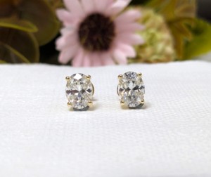 Boucles d'oreilles ovales en diamant cultivé en laboratoire de 2,65 ct pour femmes, boucles d'oreilles à visser en diamant, bijoux en or jaune massif 14 carats - Product Image 5