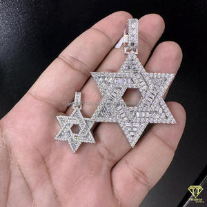 Breloques fines de luxe unisexe Collier étoile en cristal étincelant Pendentif hanche à breloque étoile glacée avec diamant cultivé en laboratoire VVS - Product Image 1