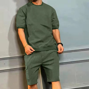 Ensemble de sport d'été respirant pour homme, couleur unie, personnalisable avec broderie, en polyester et coton, survêtement décontracté à manches courtes et pantalon cargo - Product Image 4
