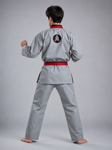 Uniforme de karaté léger offrant une coupe confortable, un tissu respirant et une excellente durabilité pour l'entraînement quotidien et les hautes performances - Product Image 2
