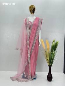 Magnifique ensemble de sari et chemisier en faux georgette de créateur, orné de sequins chinois et de perles brodées à la main, avec dupatta – Fournisseur d'Inde - Product Image 4