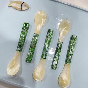 ช้อนขนมหวานด้ามยาวลายดอกไม้ ชุบทอง วัสดุออร์แกนิก เป็นมิตรกับสิ่งแวดล้อม ดีไซน์สร้างสรรค์ สำหรับอาหารตะวันตก - Product Image 1