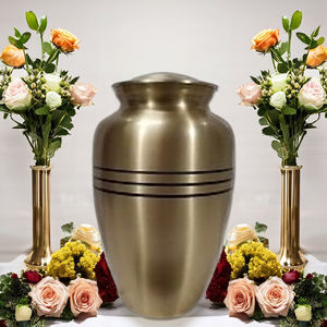 Urne de crémation en or brossé de style américain en laiton massif pour adultesBrassworld Inde Urne en métal - Product Image 1