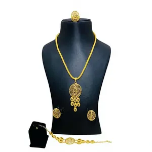 Juego de Joyería Africana Chapada en Oro de 24K con Collar, Pendientes, Anillo y Brazalete - Product Image 1