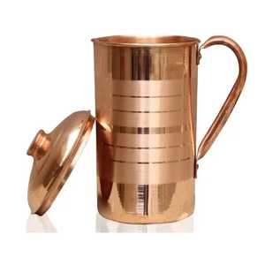 Pichet en cuivre martelé avec couvercle, poignée et bec verseur en laiton, base décorative, vaisselle artisanale traditionnelle, élégant et antique - Product Image 2