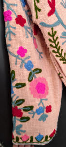 Veste matelassée en coton Suzani réversible brodée à la main, motif floral bohème, respirante et écologique, collection hiver 2026, best-seller - Product Image 3