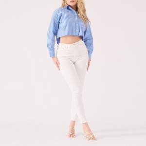 กางเกงยีนส์ขาดๆ สำหรับผู้หญิง สไตล์วินเทจลำลองแบบใหม่ - Product Image 5