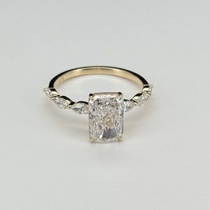 Bague de fiançailles de luxe en diamant de laboratoire taille coussin, couleur DEF, avec certification IGI, bijoux de mariée en argent - Product Image 5