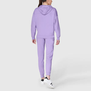 Ensemble de vêtements de sport pour femmes personnalisé, à capuche, deux pièces, pour l'hiver - Style streetwear, vêtements de jogging, 100% coton molletonné, respectueux de l'environnement - Product Image 2
