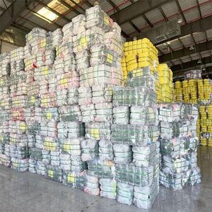 Venta al por mayor popular a bajo precio para prendas de vestir: Camisetas unisex 90% limpias y nuevas de poliéster/algodón, pacas de alta calidad para todas las estaciones, lo mejor. - Product Image 2