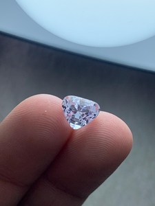 พลอยคุนไซต์สีชมพูอ่อนธรรมชาติทรงหัวใจจาก Zubeda Gems and Jewellers ได้รับการรับรองจาก IGI จากรัฐราชสถาน เหมาะสำหรับทำเครื่องประดับ - Product Image 4