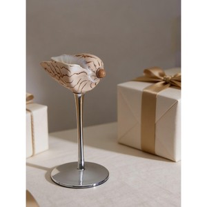 Copa de vino con diseño de concha marina, tendencia en la industria, excelente opción para hoteles y resorts con temática playera. Opciones de logotipo personalizables. - Product Image 5