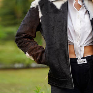 เสื้อแจ็คเก็ตหนังวัวแท้คุณภาพพรีเมียม  ผิวสัมผัสธรรมชาติ นุ่มสบาย ทนทาน ทันสมัย  สวยงาม  ชิ้นงานเสื้อผ้าชั้นนอกสุดหรู - Product Image 3