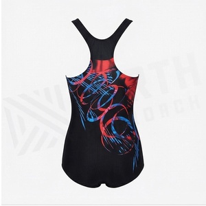Traje de baño de una pieza para mujer con estampado abstracto rojo y azul, cuello redondo, pantalones cortos de natación elásticos de poliéster y elastano - Product Image 2
