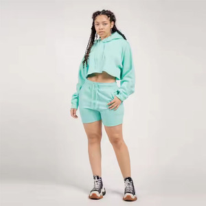 Ensemble de survêtement crop à capuche et short de haute qualité pour femme – Tenue deux pièces d'été avec sweat-shirt court et short – Vente en gros - Product Image 4
