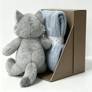 Cadeau de bienvenue personnalisé pour nouveau-né, cadeau de naissance unisexe, panier cadeau pour chambre d'enfant, peluche et couverture de confort pour bébé, cadeau en peluche pour la fête prénatale - Product Image 4