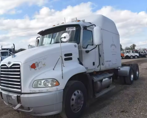 100% en promotion maintenant : Camion semi-remorque d'occasion Mack Vision CX613 2017 avec cabine couchette / Camion à plateau avec cabine couchette pour livraison mondiale - Product Image 6