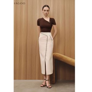 Jupe midi taille haute unie respirante pour femme CV711, avec fente latérale boutonnée, coupe ajustée en maille Ponte, décontractée pour le quotidien - Product Image 1