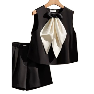 Mùa Hè Phụ Nữ Thiết Lập Cao End Sang Trọng Thời Trang Không Tay Màu Đen Bow Tank Top Cao Eo Quần Short Màu Đen Hai Mảnh Bộ Phụ Nữ Trang Phục - Product Image 1