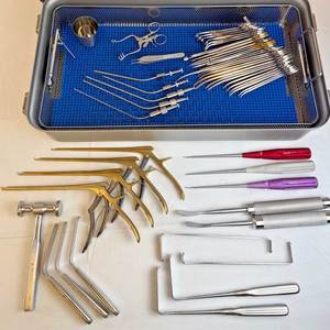 ชุดเครื่องมือผ่าตัดกระดูกสันหลัง 52 ชิ้น ของ Azicon สำหรับการผ่าตัดถอดแรงกดทับกระดูกสันหลังส่วนเอวและคอ ประกอบด้วยเครื่องมือขูดกระดูก คีมตัดกระดูก และชุดผ่าตัด - Product Image 1