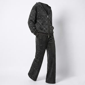 Conjunto Deportivo de Mujer con Pedrería, Sudadera con Cierre Brillante y Pantalones Anchos, Ropa Deportiva de Lujo con Brillo, Conjunto de Dos Piezas - Product Image 5