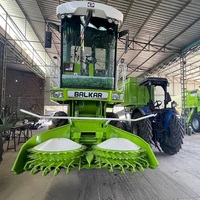 Moissonneuse-batteuse robuste conçue pour le travail continu sur le terrain avec moteur fiable et batteuse efficace