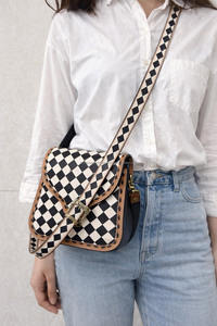 Bolso de cuero tallado a mano, bandolera estilo gitano bohemio, novedad, hecho a mano, diseño a cuadros, estilo occidental. - Product Image 4