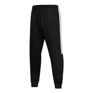Ensemble de survêtement noir à capuche pour homme, sweat-shirt à fermeture éclair intégrale avec poches latérales et pantalon à cordon de serrage, design pour l'hiver - Product Image 4