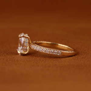Anillo de Compromiso con Diamante Cultivado en Laboratorio de Corte Ovalado, Oro Amarillo de 14K, Banda Pavé, Anillo de Boda, Certificado IGI - Product Image 3