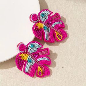 Elegantes Pendientes Colgantes Hechos a Mano con Bordado Floral de Cuentas, Diseño Étnico, Pendientes de Estilo Festivo con Bordado de Cuentas de Semillas - Product Image 1