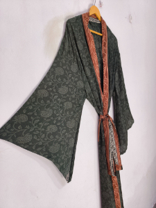 Robe kimono de luxe en soie patchwork, cache-maillot de bain, tenue de nuit, longue robe, kimono indien vintage fait main en soie de sari recyclée - Product Image 5