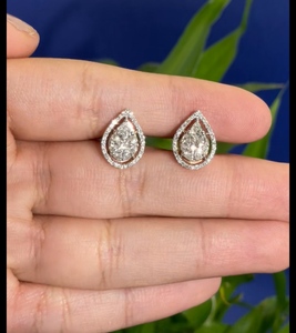 ต่างหูเพชรทรงลูกแพร์แบบคลาสสิก ชุบทองคำขาว 18K สำหรับผู้หญิง ได้รับการรับรองจาก IGI เหมาะสำหรับใส่ทุกวัน เป็นของขวัญสำหรับเธอ - Product Image 3