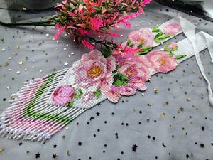 Collier Gerdan ukrainien attrayant : Bijou floral pivoine en perles de rocaille tchèques, Collier de perles bohème, Collier de fleurs pour cadeau de fête - Product Image 2