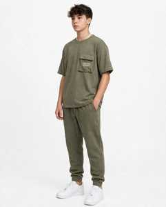 Conjunto Deportivo Casual de Invierno para Hombre, Color Verde Oliva, 100% Algodón Lavado, Camiseta de Manga Corta con Cuello Redondo, Pantalones Jogger, Corte Holgado - Product Image 1