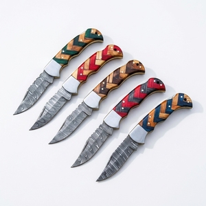 Couteau pliant artisanal en acier Damas avec verrouillage arrière, manche en bois Pakka, embout en acier, BLADE MARK INDUSTRIES BMI31 - Product Image 1