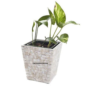 Macetas de Tamaño Personalizado para Uso en el Hogar y Jardín, Color Dorado, Diseño Clásico, Macetas de Metal Puro con Calidad Superior - Product Image 3