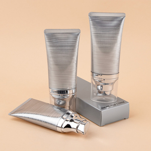 Base de Maquillaje Líquida de Cobertura Total en Tubo Plateado, 12 Colores Naturales, Larga Duración, Hidratante e Impermeable - Product Image 5